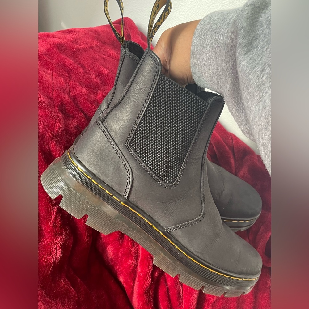 DR. MARTENS 2976 CHELSEA BOOT